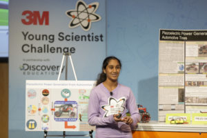 Asvini Thivakaran在2022年3M青年科学家挑战赛上发表演讲