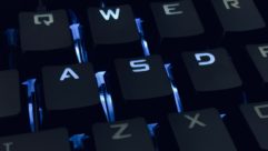 计算机键盘上的背光字母是关于网络安全方法的文章
